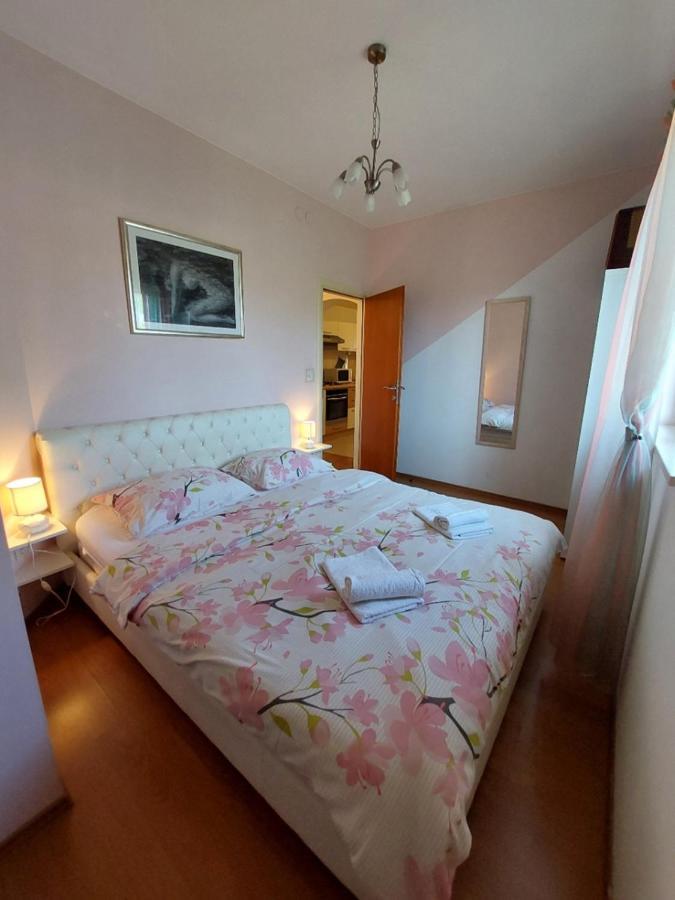 Apartments Maris Vranjic Eksteriør billede